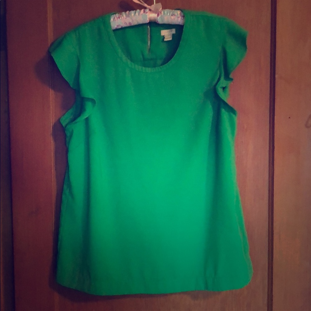 Beautiful J.Crew Ruffle Cap Sleeve Top 💚